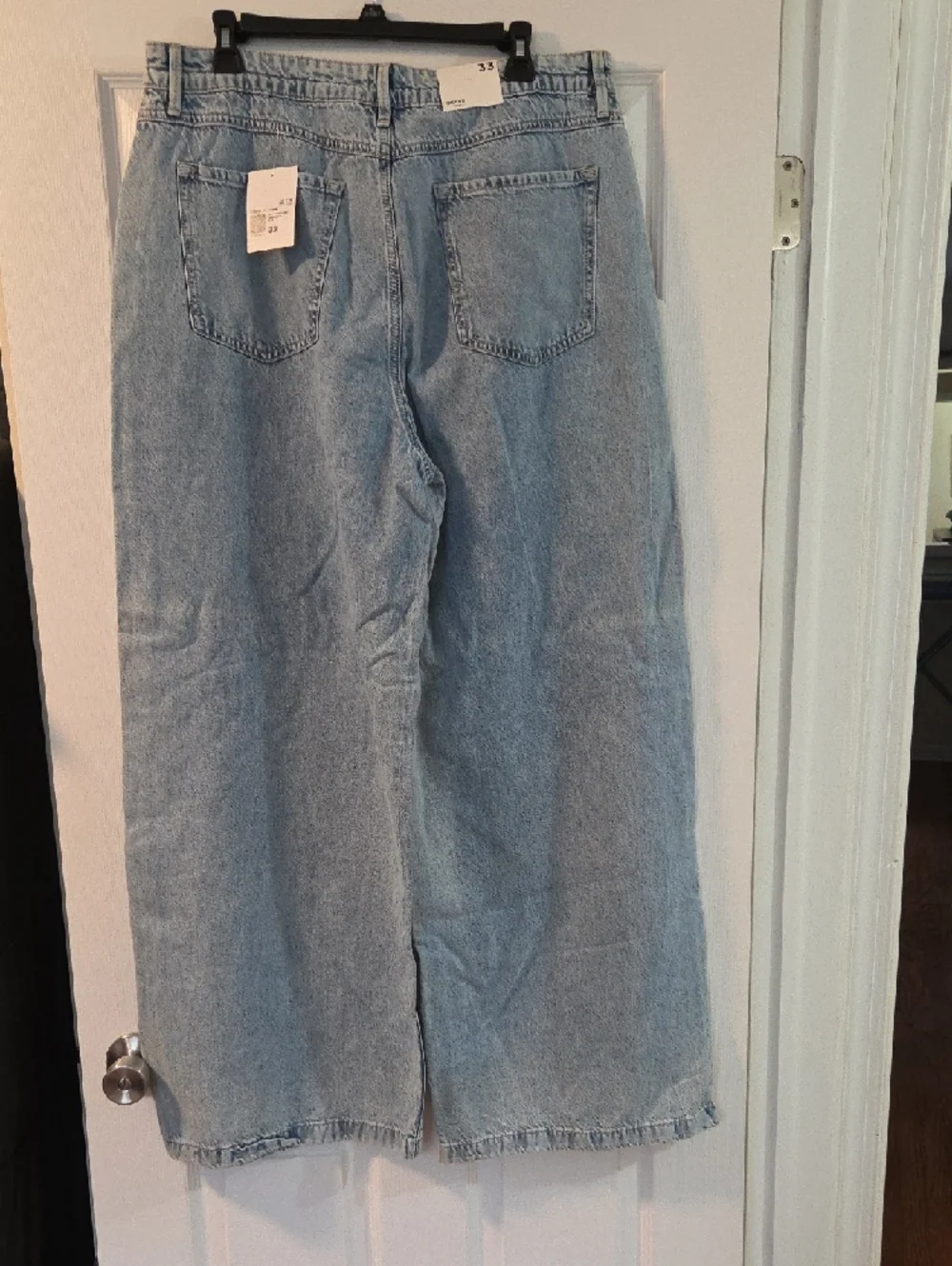 Forever 21 Light Wash Wide Leg Jeans - Picture 3 of 6